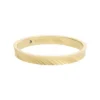 Bague Harlow à texture linéaire en acier inoxydable doré Bague Harlow à texture linéaire en acier inoxydable doré