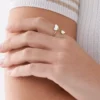 Bague papillon Sutton Radiant Wings en nacre blanche Bague papillon Sutton Radiant Wings en nacre blanche