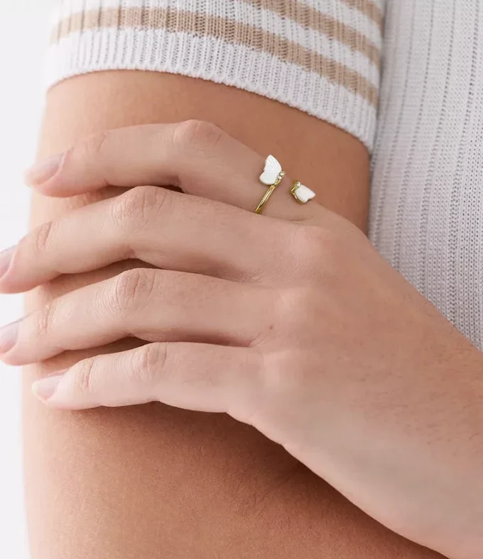 Bague papillon Sutton Radiant Wings en nacre blanche Bague papillon Sutton Radiant Wings en nacre blanche