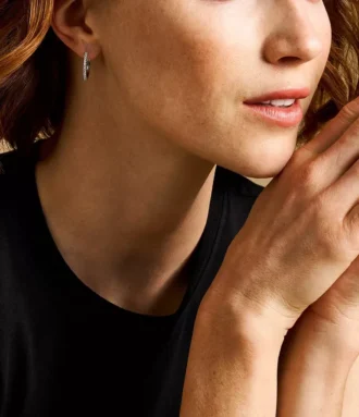 Boucles d&rsquo;oreilles créoles Ellis Pavé Glitz en laiton argenté