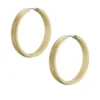 Boucles d’oreilles créoles Harlow en acier inoxydable doré à texture linéaire Boucles d’oreilles créoles Harlow en acier inoxydable doré à texture linéaire