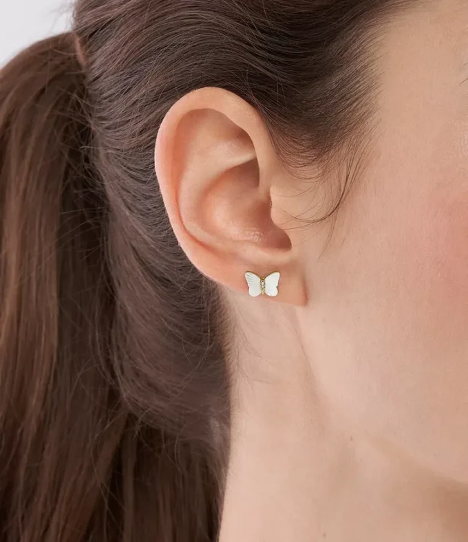 Boucles d’oreilles papillon Sutton Radiant Wings en nacre blanche Boucles d’oreilles papillon Sutton Radiant Wings en nacre blanche