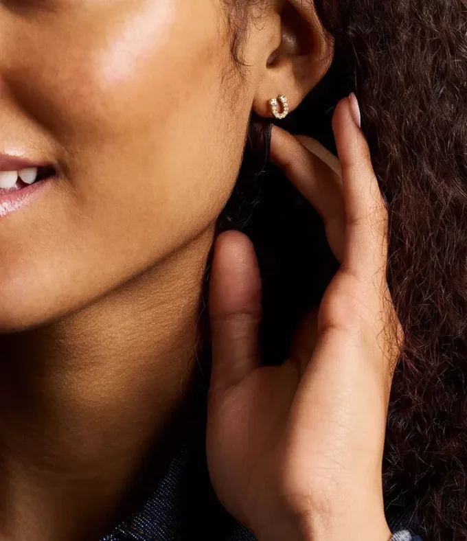 Boucles d’oreilles Sutton Horseshoe en acier inoxydable doré Boucles d’oreilles Sutton Horseshoe en acier inoxydable doré