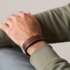 Bracelet Everett à bracelet en cuir marron surpiqué Bracelet Everett à bracelet en cuir marron surpiqué
