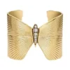 Bracelet manchette en acier inoxydable doré de la collection Butterfly Bracelet manchette en acier inoxydable doré de la collection Butterfly