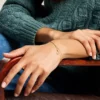 Bracelet multi-rangs Sutton Horseshoe en acier inoxydable doré Bracelet multi-rangs Sutton Horseshoe en acier inoxydable doré