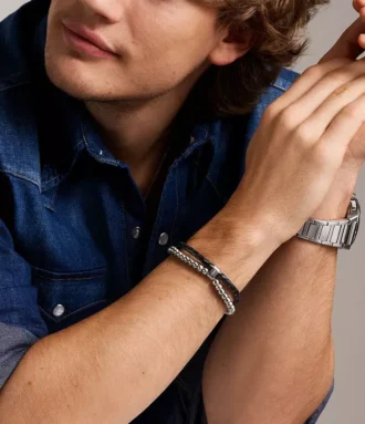 Bracelet multi-rangs Townsman Beads en cuir noir Bracelet multi-rangs Townsman Beads en cuir noir