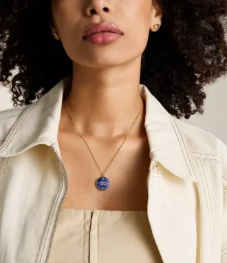 Collier Aquarius Sutton Zodiac en acier inoxydable doré avec pendentif en lapis-lazuli bleu
