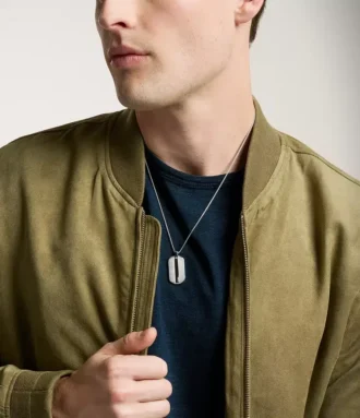 Collier dog tag en acier inoxydable avec texture moletée à la machine