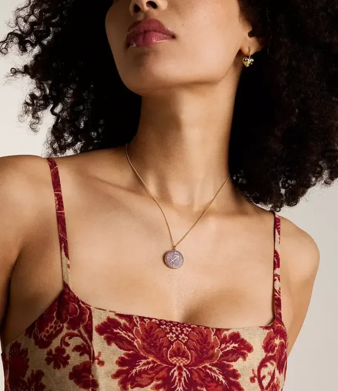 Collier pendentif en acier inoxydable doré avec améthyste violette du signe du Sagittaire Sutton Zodiac