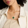 Collier Taurus Sutton Zodiac en acier inoxydable doré avec pendentif en malachite verte Collier Taurus Sutton Zodiac en acier inoxydable doré avec pendentif en malachite verte