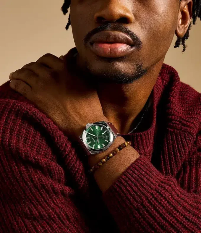 Ensemble montre et bracelet Everett à trois aiguilles avec date, en cuir marron