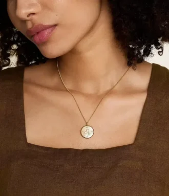 Leo Sutton Zodiac Collier pendentif en acier inoxydable doré et nacre dorée
