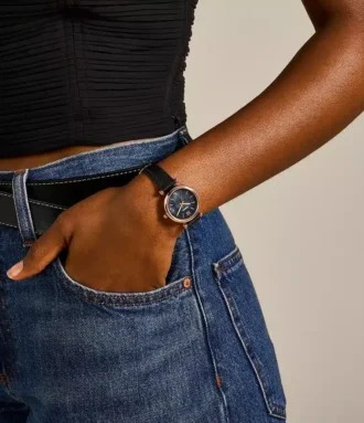 Montre Carlie Mini à trois aiguilles en cuir noir