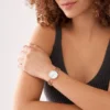 Montre Carlie à trois aiguilles en acier inoxydable doré rose Montre Carlie à trois aiguilles en acier inoxydable doré rose