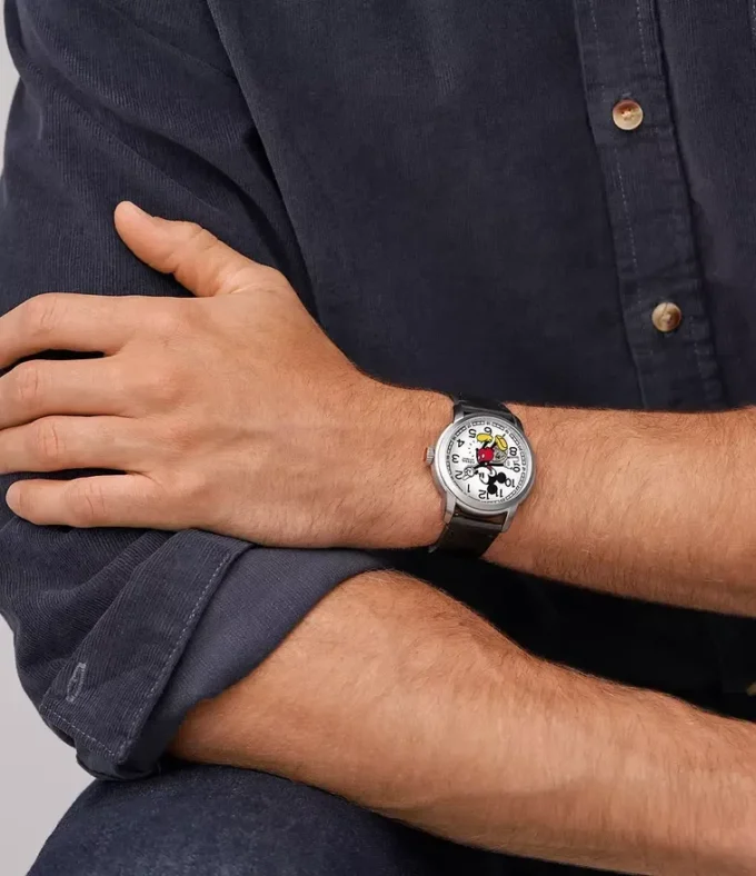 Montre Disney Fossil Édition spéciale Classic Disney Mickey Mouse Montre Disney Fossil Édition spéciale Classic Disney Mickey Mouse