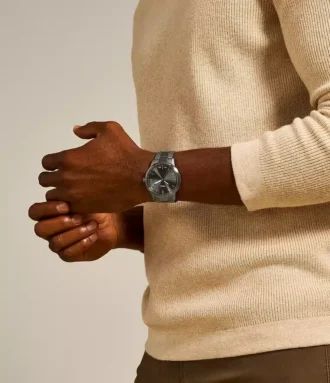 Montre minimaliste à trois aiguilles en acier inoxydable fumé