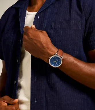 Montre minimaliste à trois aiguilles en cuir marron clair