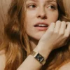 Montre Raquel à trois aiguilles avec date, en acier inoxydable doré Montre Raquel à trois aiguilles avec date, en acier inoxydable doré