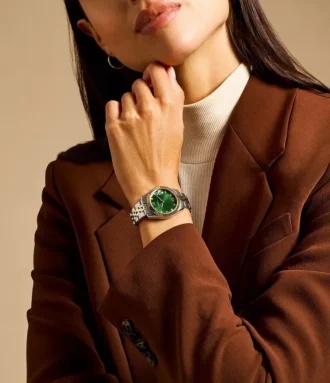 Montre Scarlette à trois aiguilles et date, en acier inoxydable bicolore