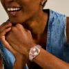 Montre Scarlette à trois aiguilles et date en acier inoxydable doré rose
